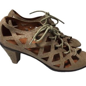 Gentle Souls leather lace up heels. Size 8.5